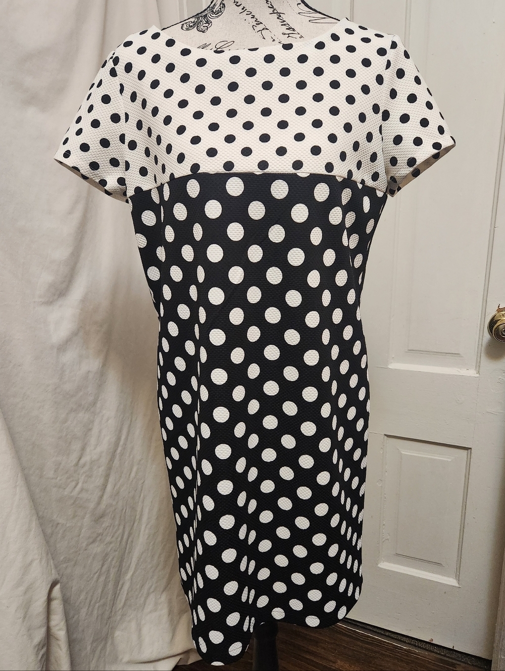 Saks Fifth Avenue Black & White Polka Dot Dress Sz M Like New